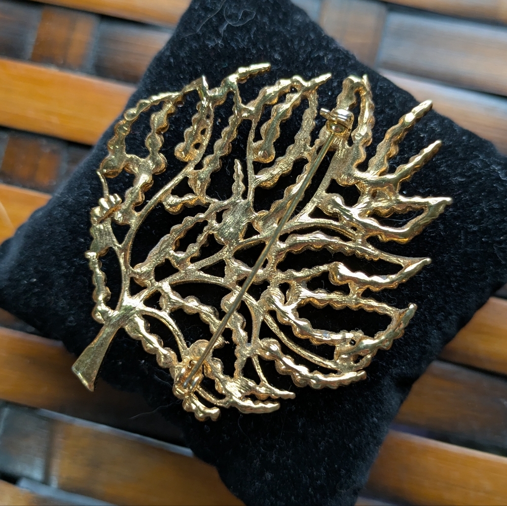 Tree Of Life Gold Sparkle Brooch - Picture 2 of 2